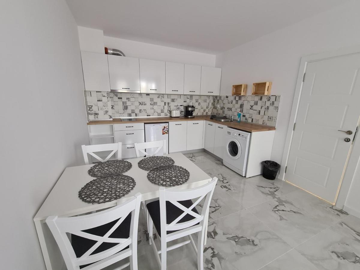 Dolphin Beach Apart Obzor Esterno foto