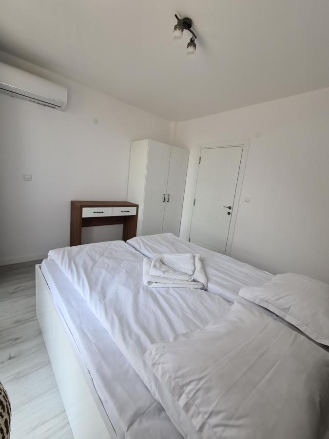 Dolphin Beach Apart Obzor Esterno foto